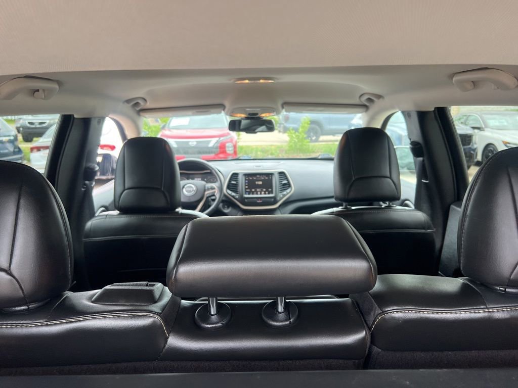Used 2015 Jeep Cherokee Limited AWD/4WD image 12