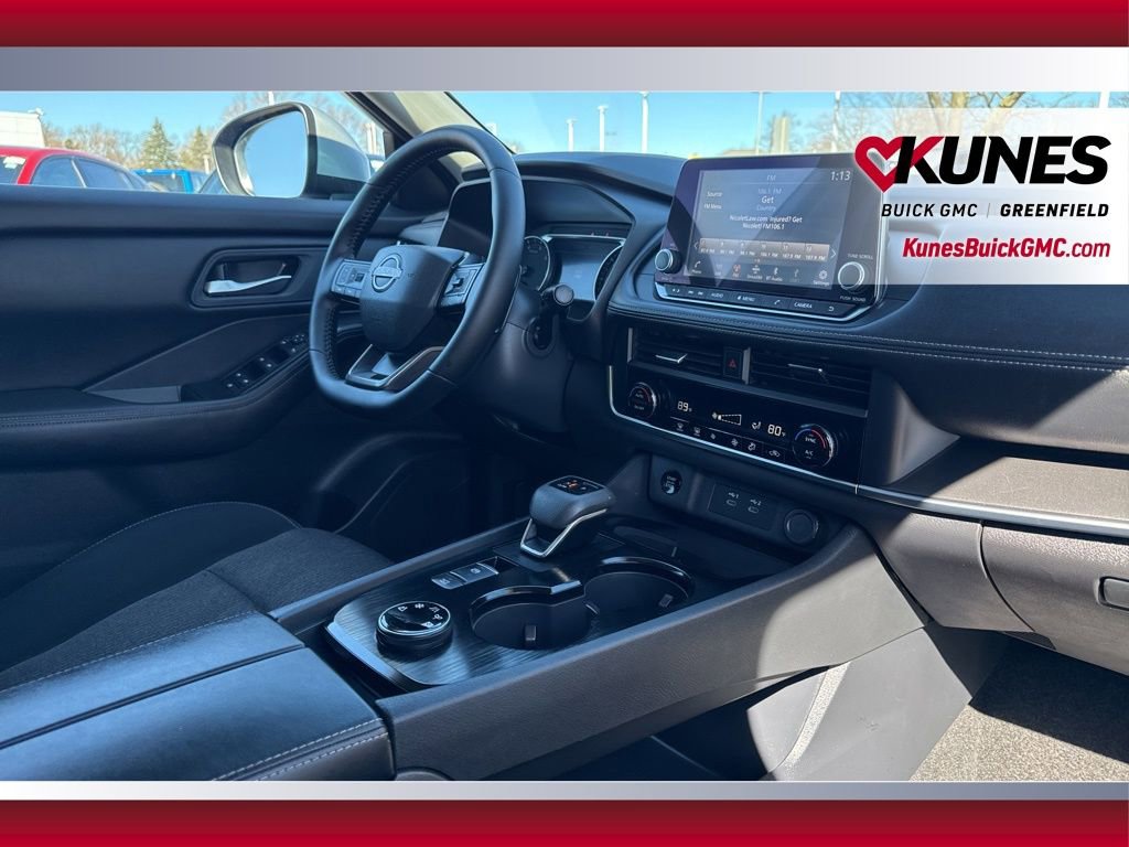 Used 2025 Nissan Rogue SV AWD/4WD image 38