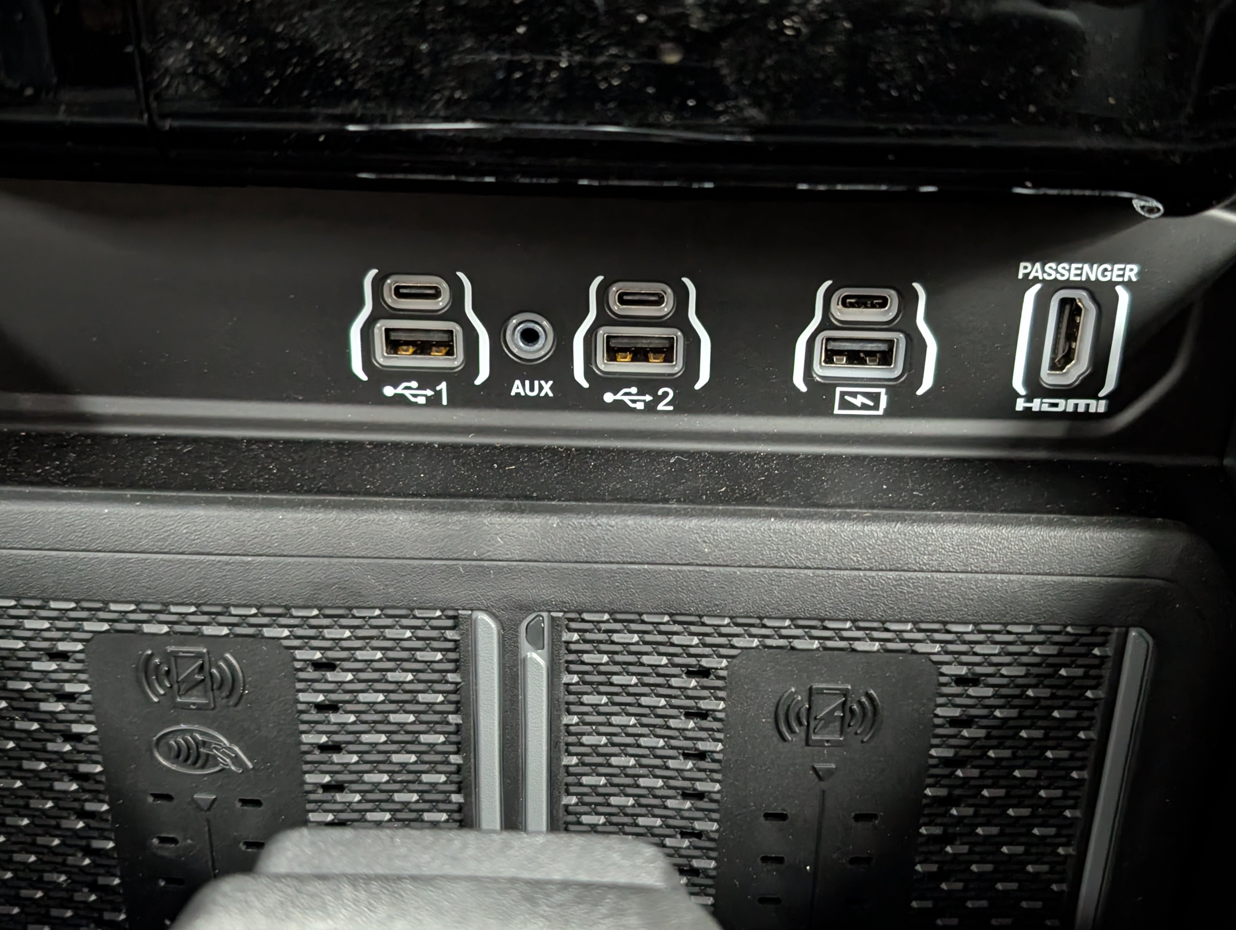 New 2026 RAM 1500 Laramie AWD/4WD image 19