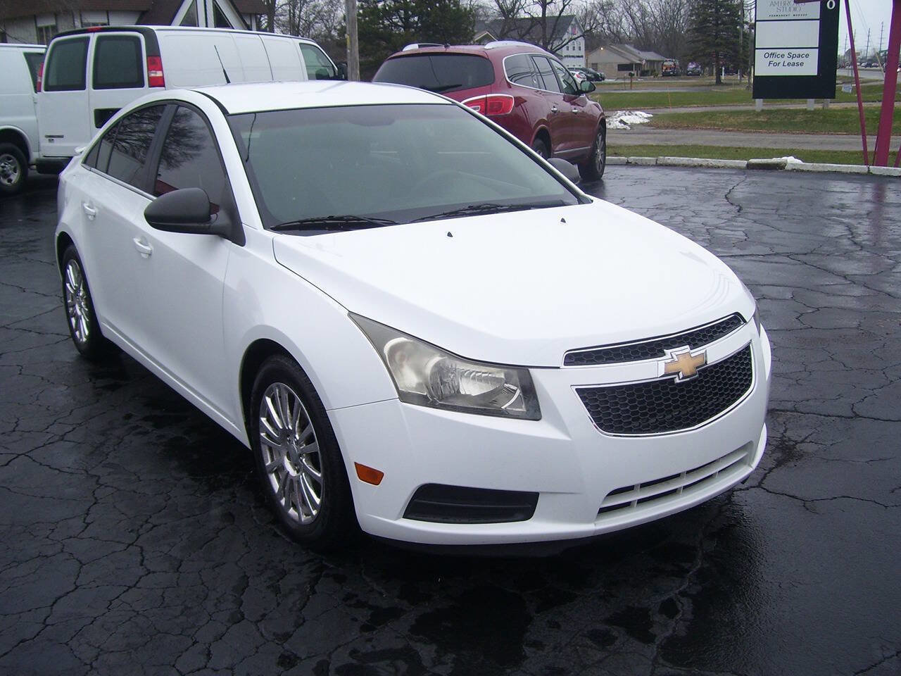 Used 2011 Chevrolet Cruze LS w/ Connectivity Package image 4