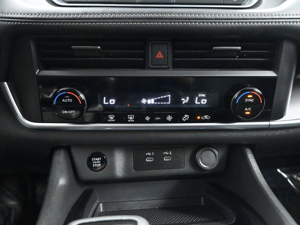 Used 2024 Nissan Rogue SV image 25