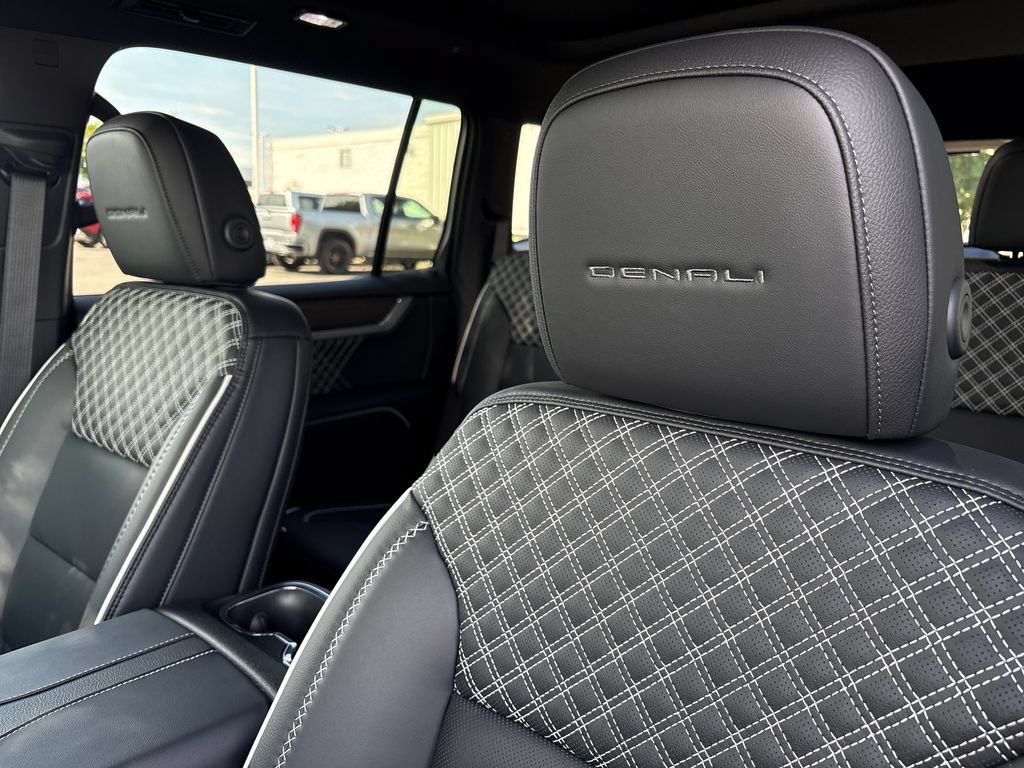 New 2026 GMC Acadia Denali w/ Super Cruise Package FWD image 15