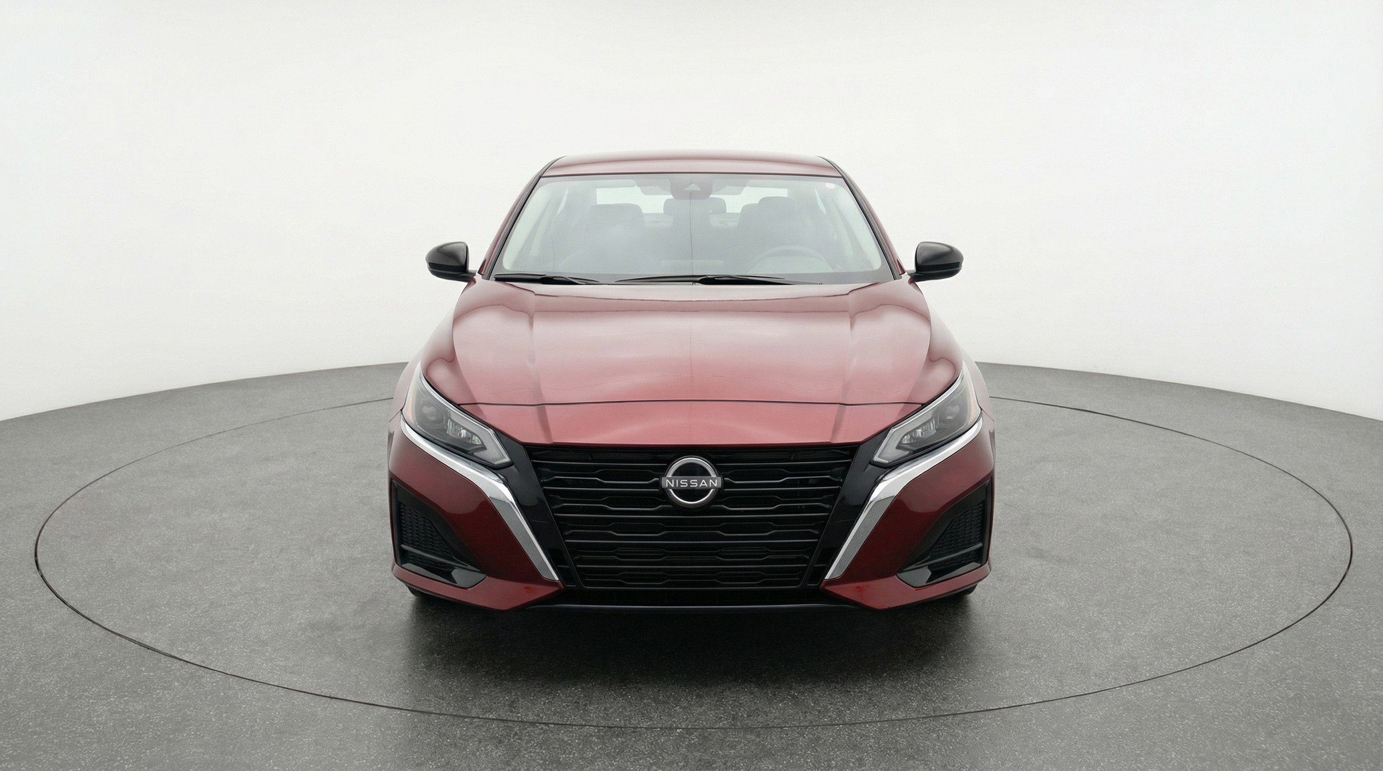 Used 2025 Nissan Altima 2.5 SV image 2