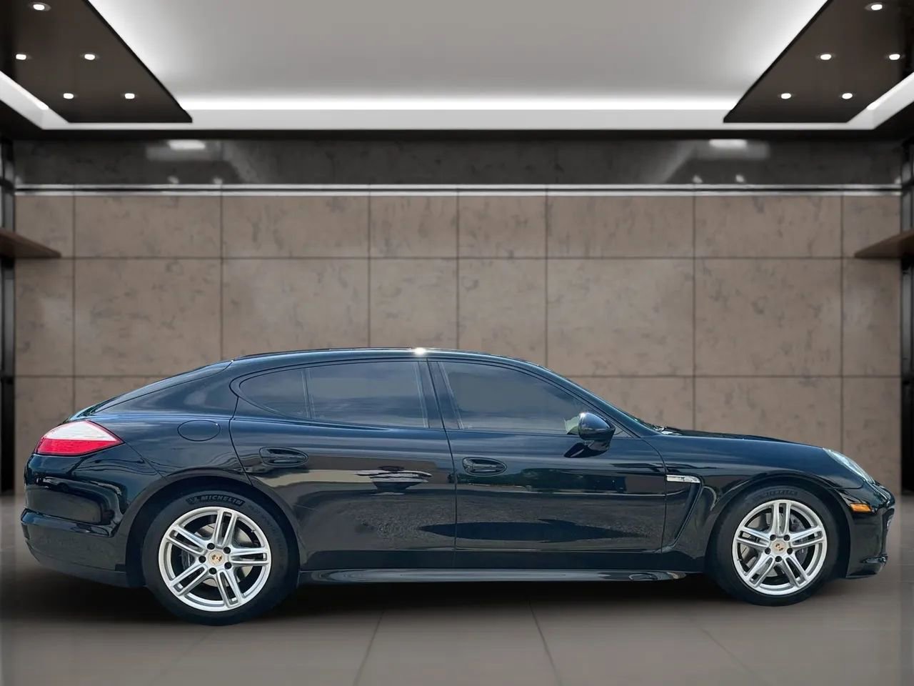 Used 2012 Porsche Panamera 4 image 7