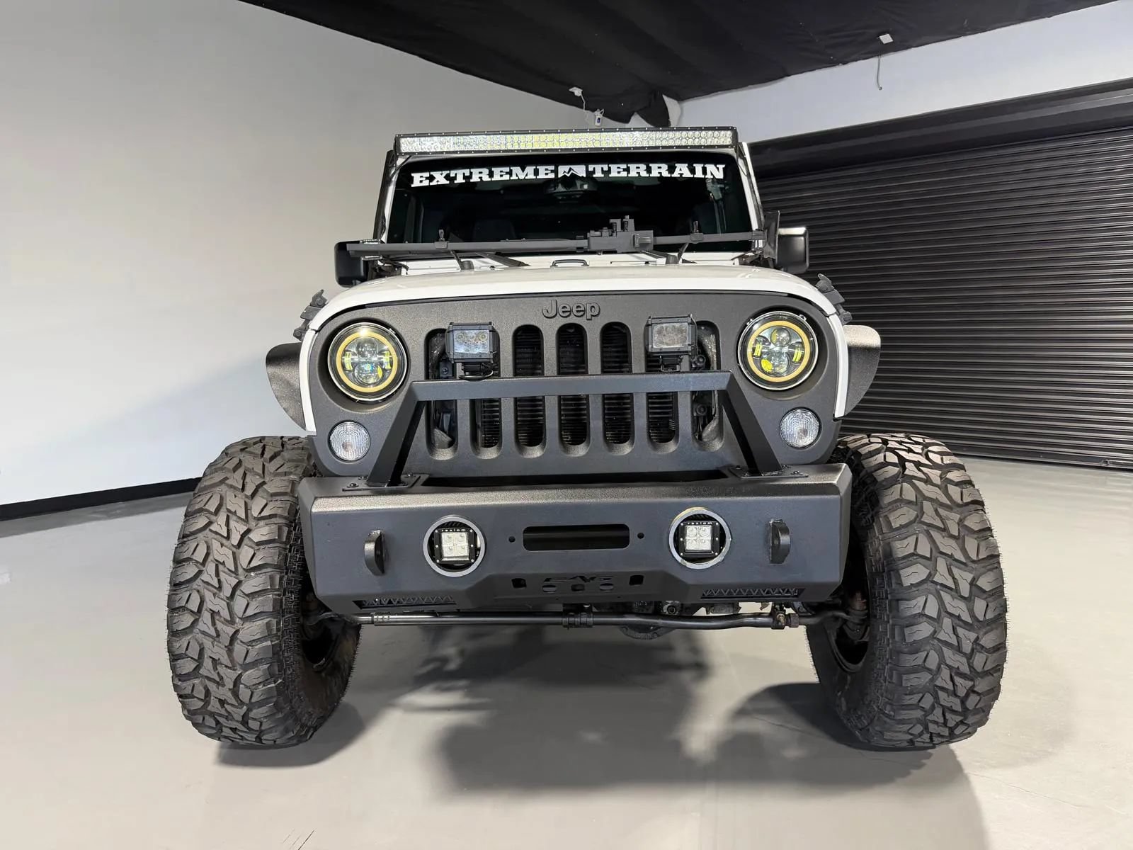 Used 2015 Jeep Wrangler Unlimited Rubicon w/ Connectivity Group AWD/4WD image 2