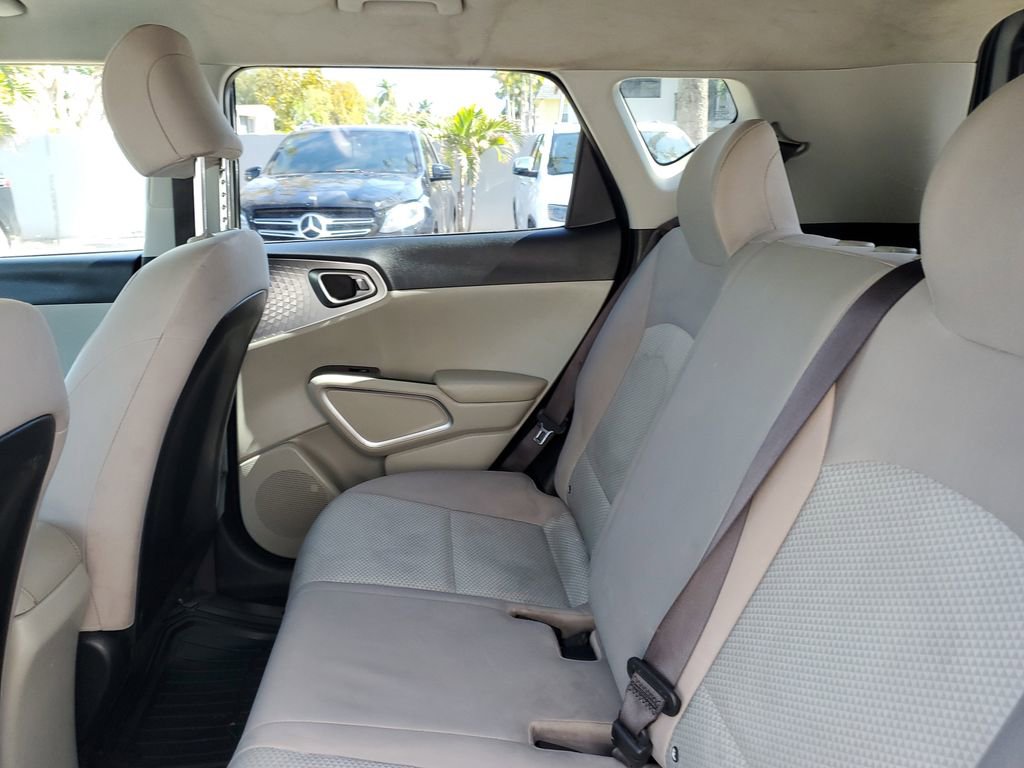 Used 2021 Kia Soul LX image 15