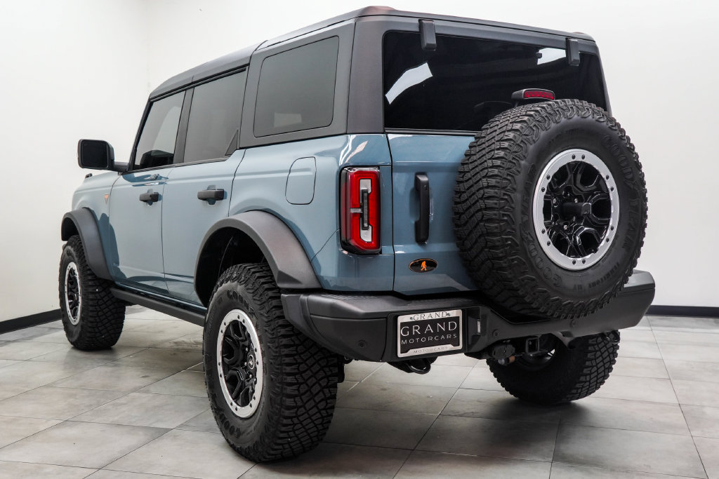 Used 2023 Ford Bronco Badlands w/ Sasquatch Package AWD/4WD image 12