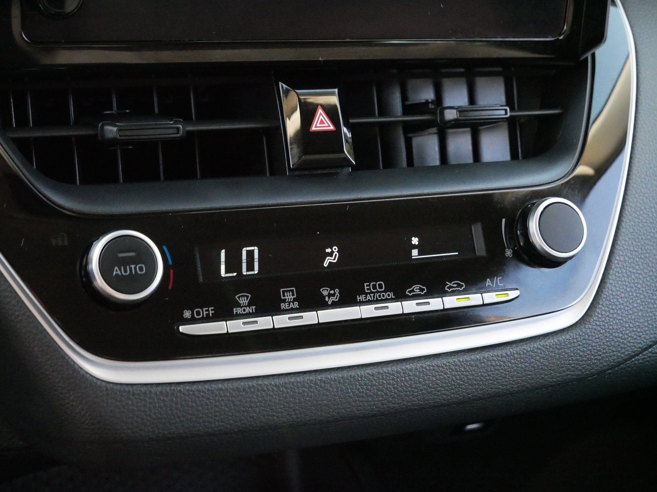 Used 2024 Toyota Corolla LE image 23