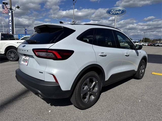 New 2025 Ford Escape ST-Line w/ Equipment Group 301A image 5