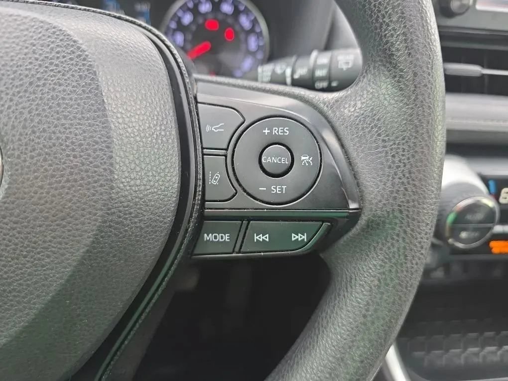 Used 2019 Toyota RAV4 XLE FWD image 21