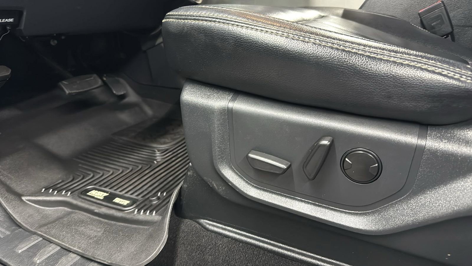 Used 2022 Ford F350 Lariat w/ Lariat Ultimate Package image 8