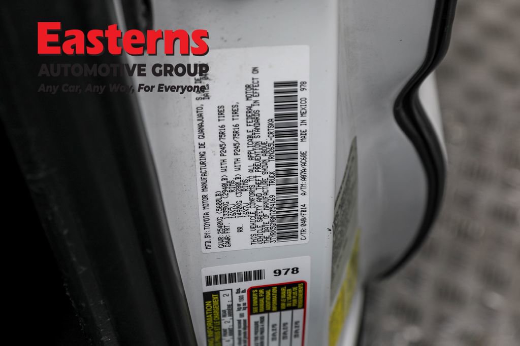 Used 2022 Toyota Tacoma SR w/ SR Convenience Package image 32