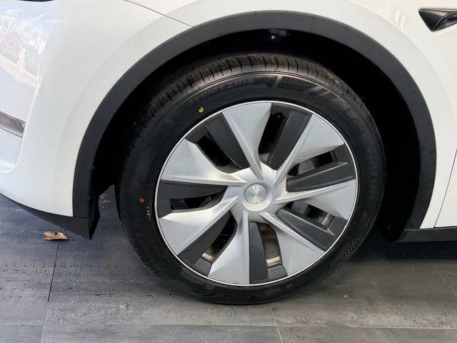 Used 2023 Tesla Model Y Long Range AWD/4WD image 4
