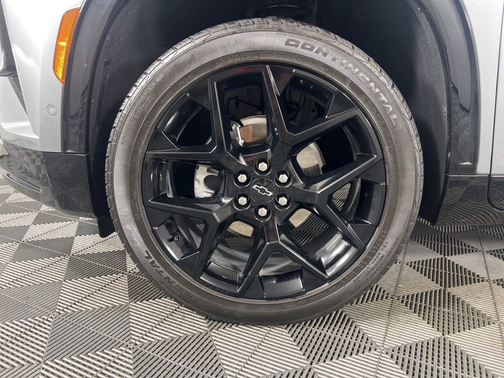 Used 2024 Chevrolet Traverse RS image 18