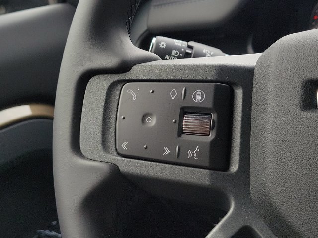 New 2026 Land Rover Defender 110 X-Dynamic SE AWD/4WD image 22