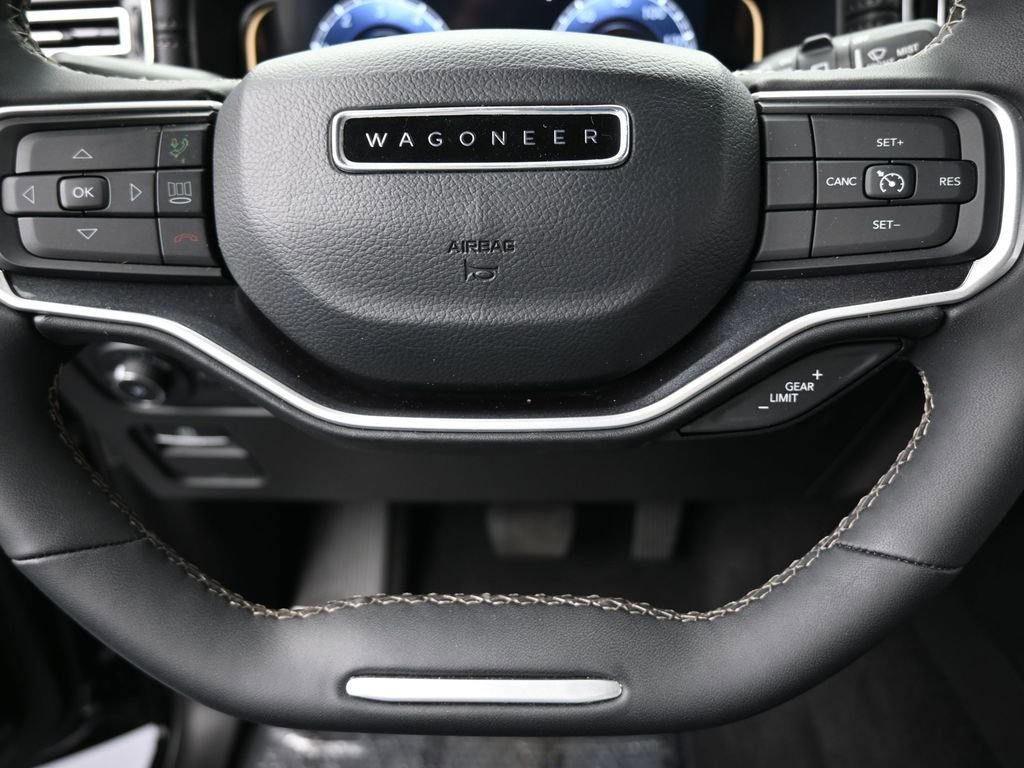 Used 2024 Jeep Wagoneer 2WD image 33