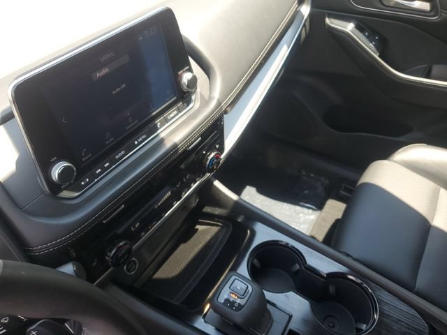 Used 2021 Nissan Rogue SV w/ Premium Package FWD image 19