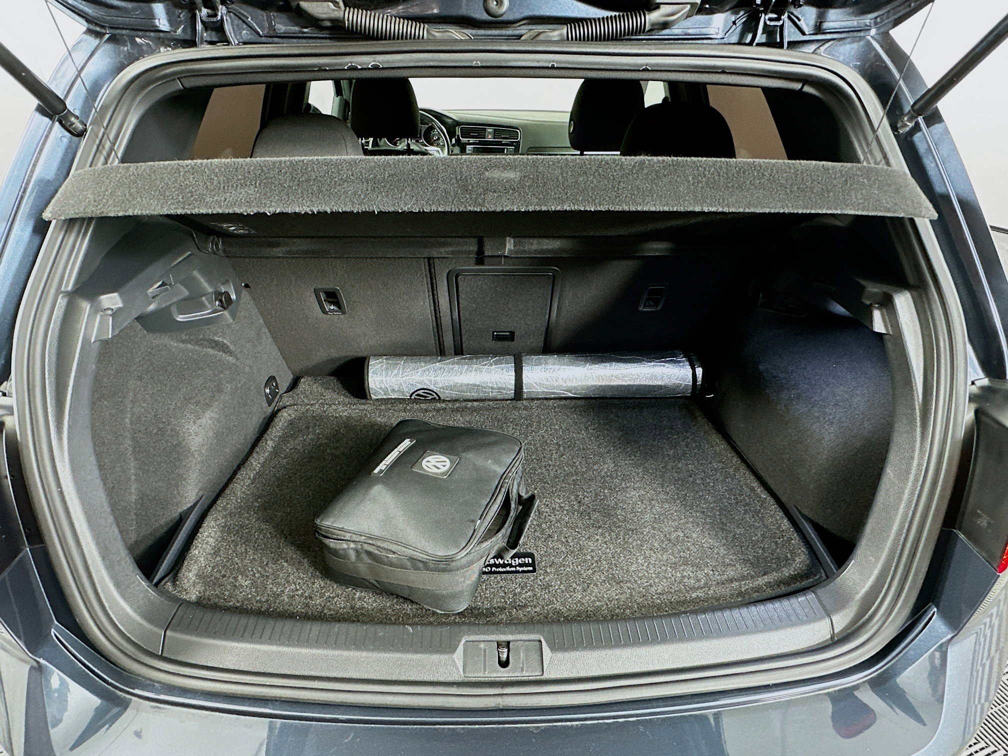 Used 2018 Volkswagen Golf S image 27