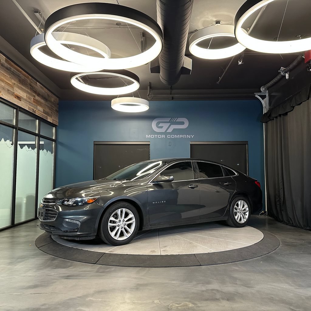Used 2017 Chevrolet Malibu LT w/ Leather Package FWD image 7