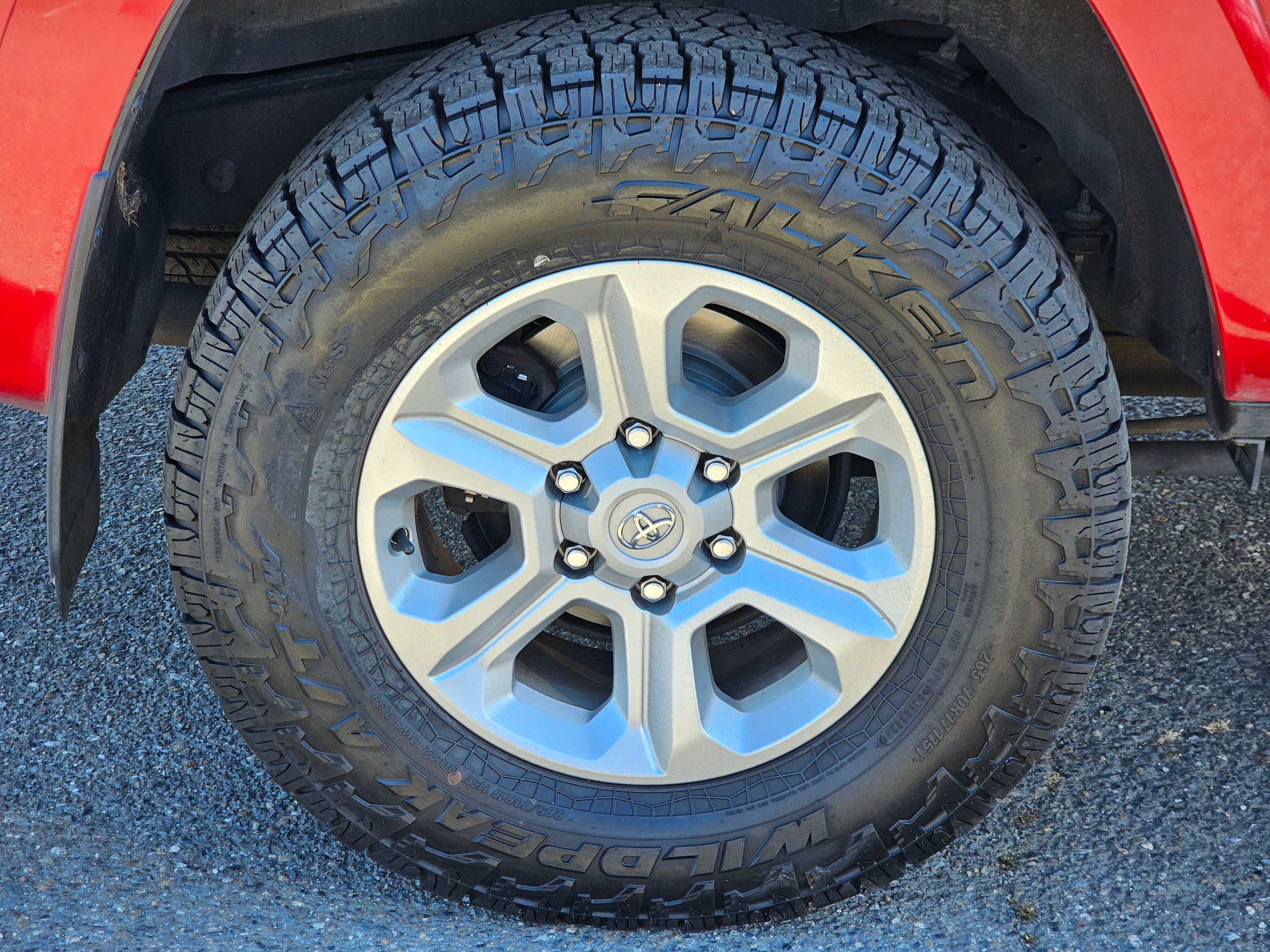 Used 2022 Toyota 4Runner SR5 AWD/4WD image 9
