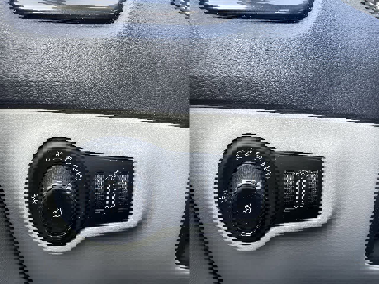 Used 2018 Jeep Compass Limited w/ Navigation Group image 30