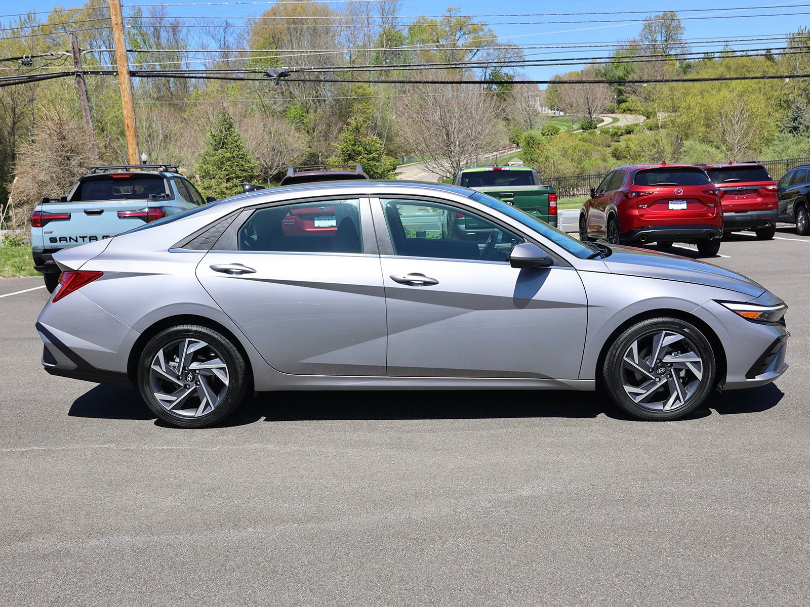 Used 2025 Hyundai Elantra SEL FWD image 8