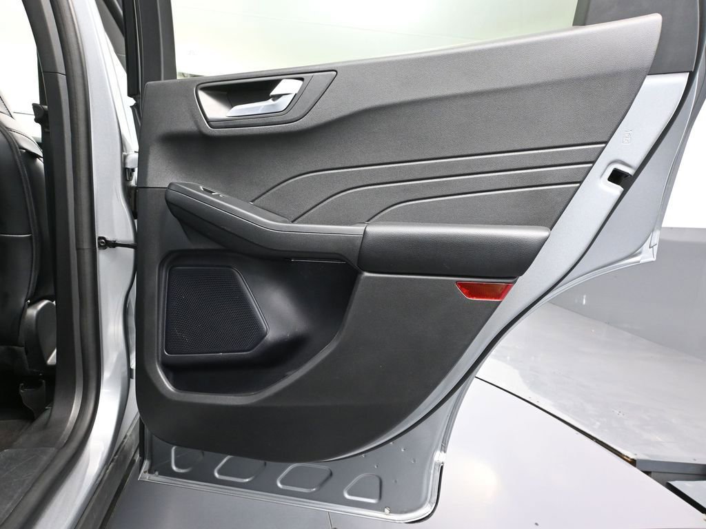 Used 2024 Ford Escape Platinum image 39