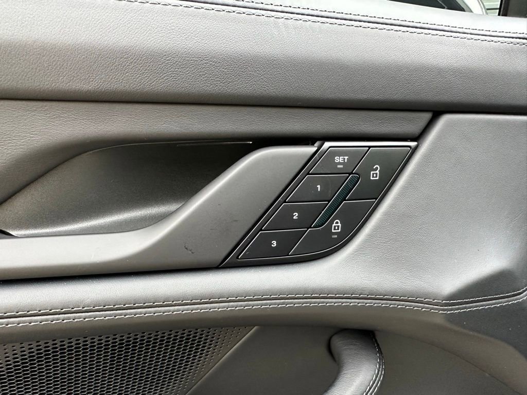 Used 2026 Porsche Taycan 4S image 21