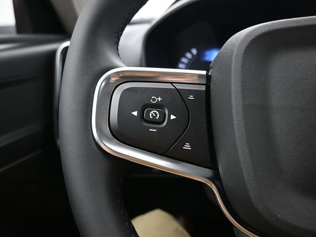 Used 2023 Volvo XC40 B4 Plus w/ Driver Assist Package FWD image 25