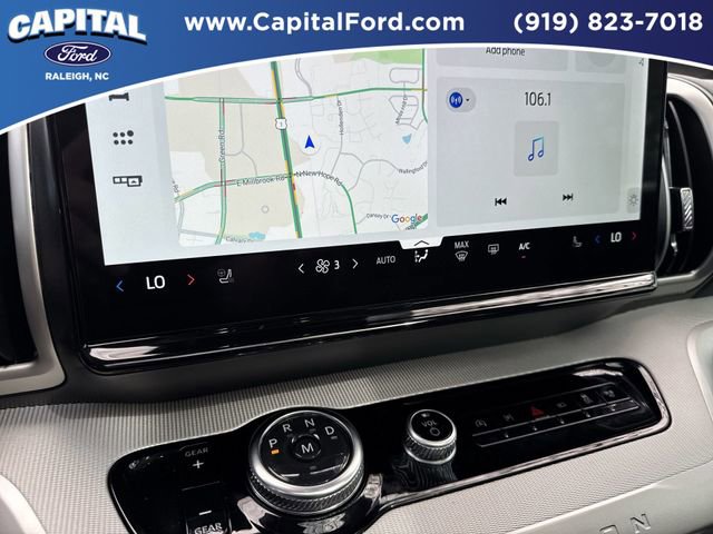 Certified 2025 Ford Expedition Active image 29