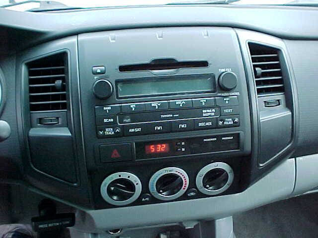 Used 2011 Toyota Tacoma 2WD Regular Cab image 19