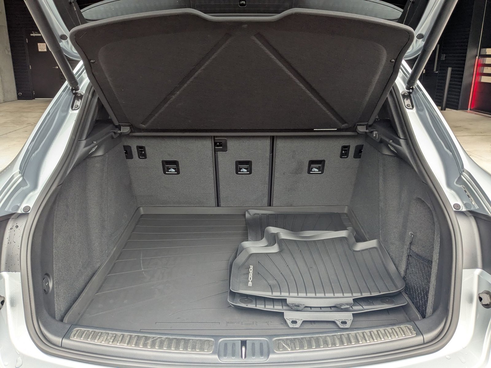 Used 2025 Porsche Macan image 24