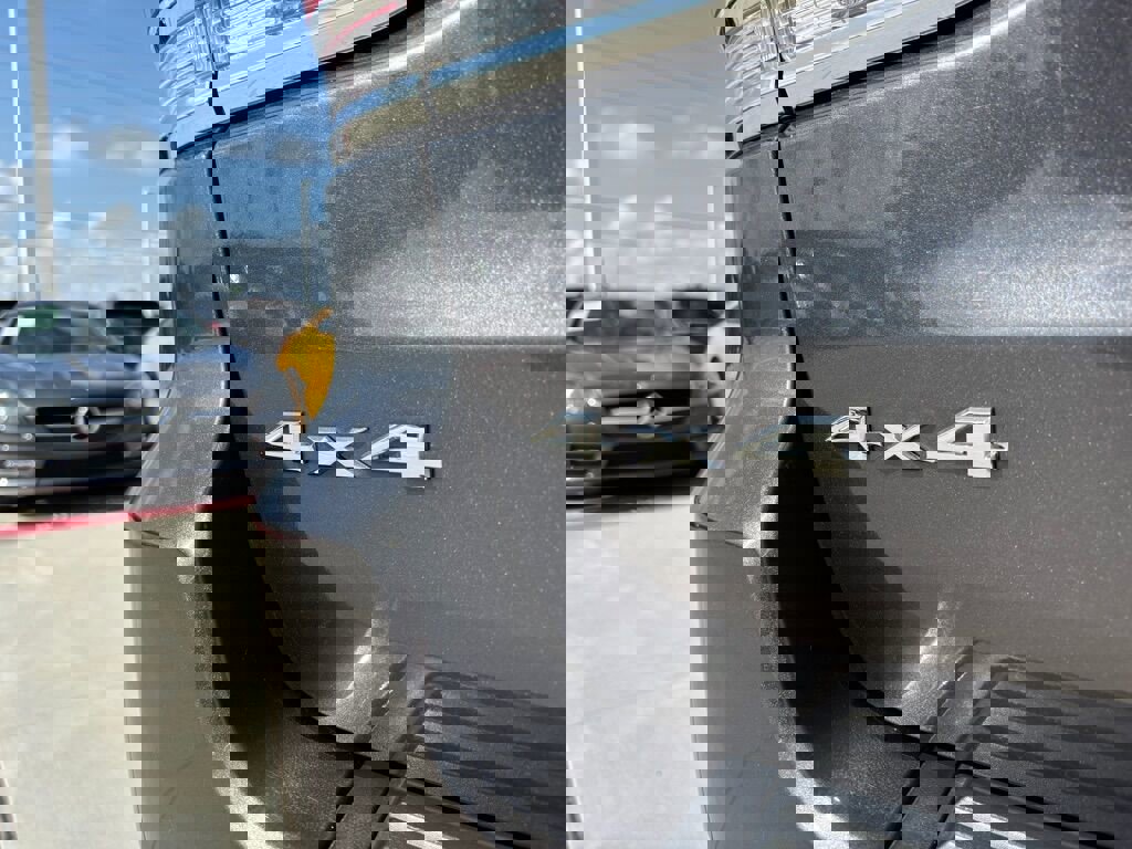 Used 2018 Jeep Grand Cherokee Laredo image 12