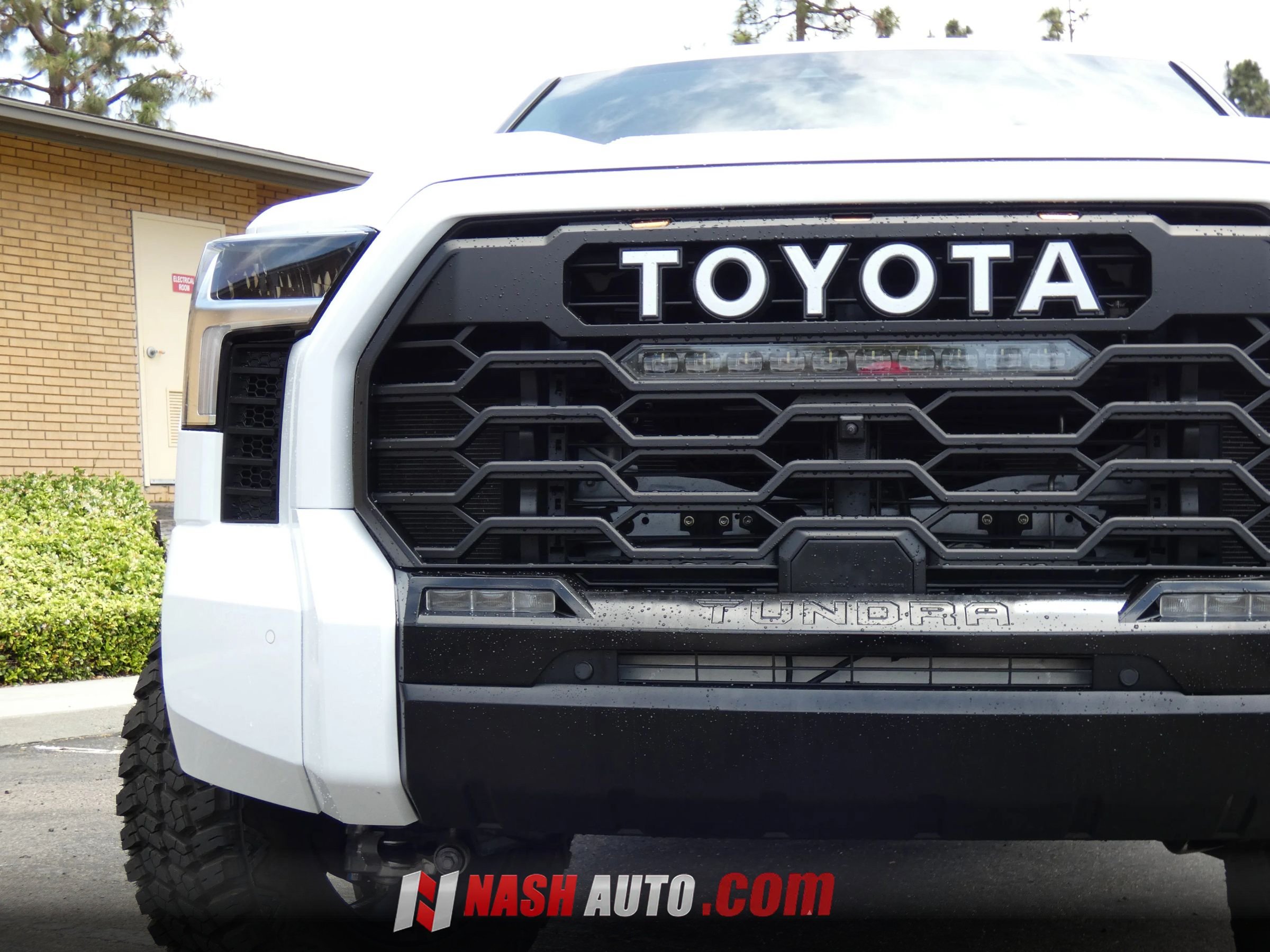 Used 2024 Toyota Tundra Limited w/ TRD Off-Road Package AWD/4WD image 22