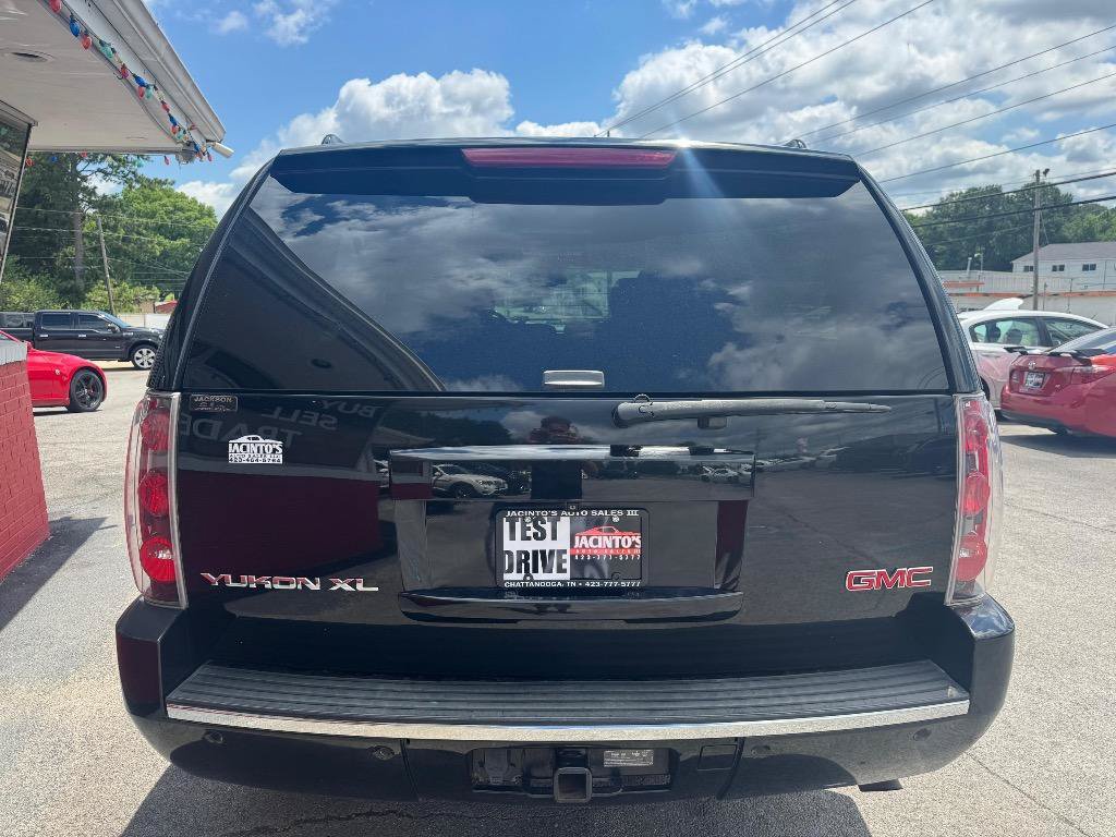 Used 2013 GMC Yukon XL Denali RWD image 5