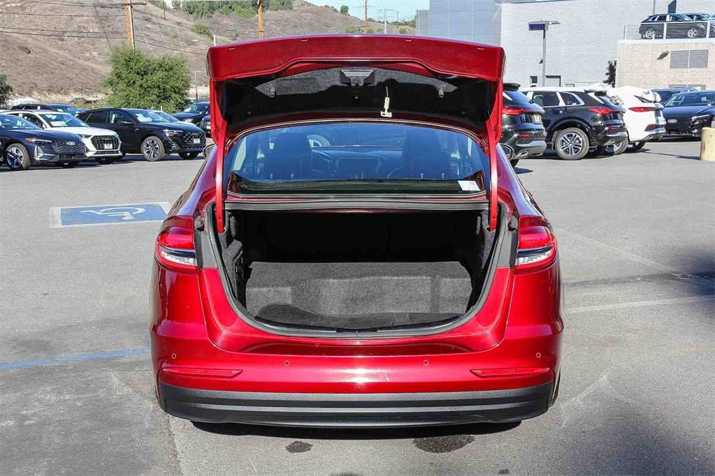 Used 2019 Ford Fusion SEL image 25