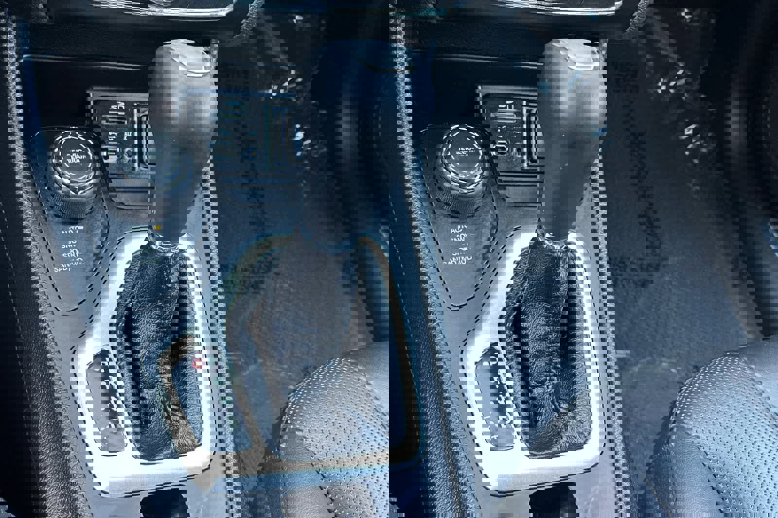 Used 2018 Jeep Cherokee Overland image 24