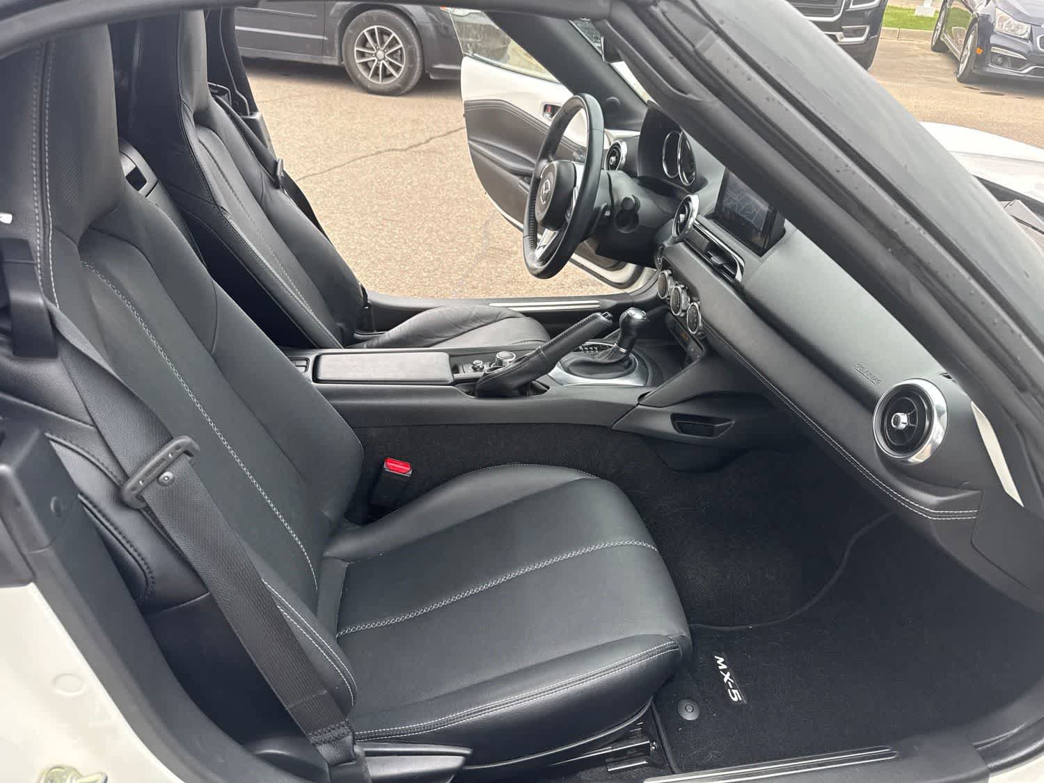 Used 2023 MAZDA MX-5 Miata Grand Touring RWD image 19