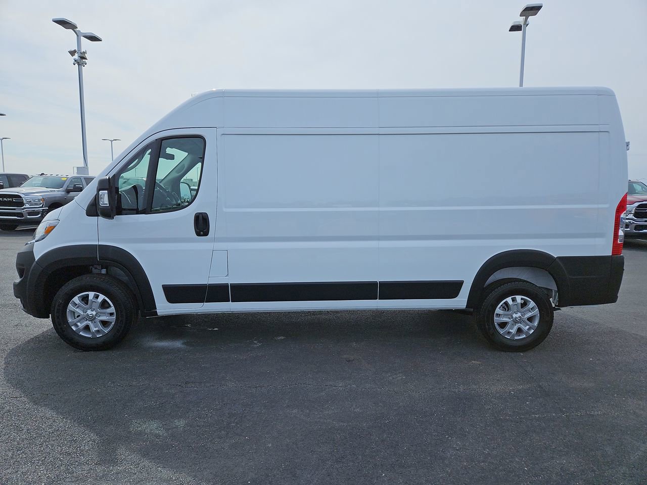 New 2025 RAM ProMaster 2500 w/ Quick Order Package 22G SLT image 4