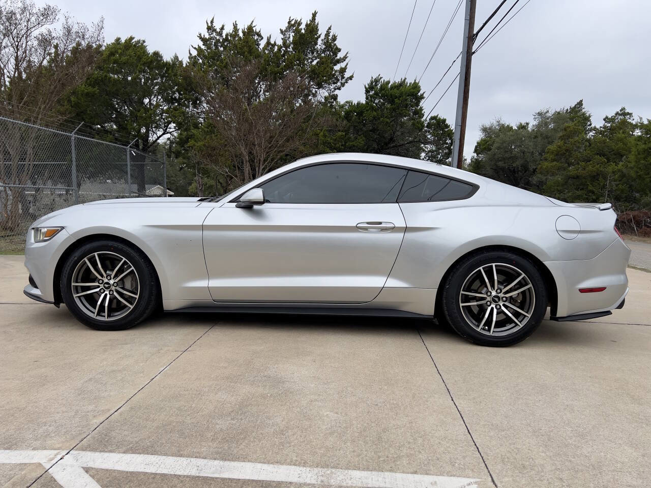 Used 2016 Ford Mustang GT image 7