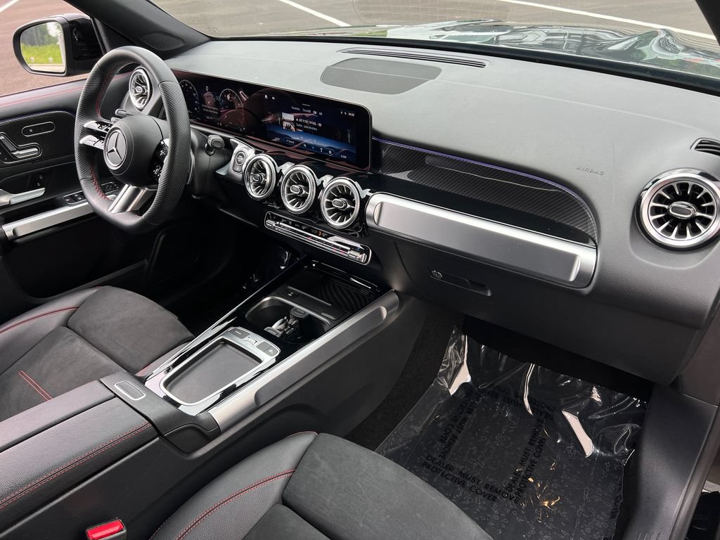 Used 2024 Mercedes-Benz GLB 250 4MATIC image 28