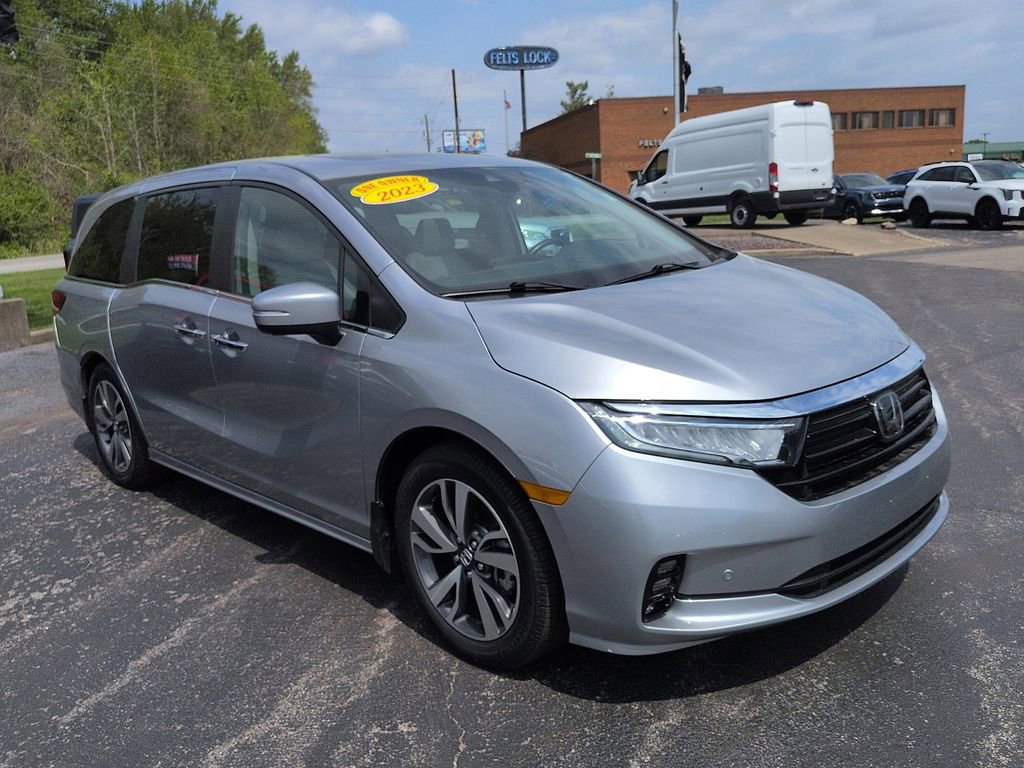 Used 2023 Honda Odyssey Touring image 1