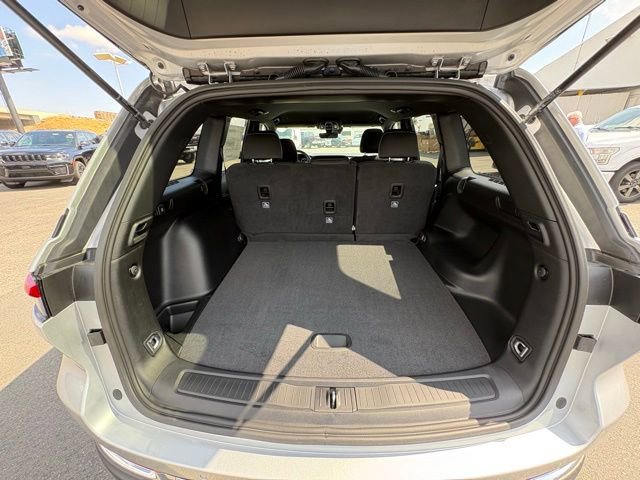 New 2026 Jeep Grand Cherokee Laredo w/ Trailer Tow Package RWD image 19