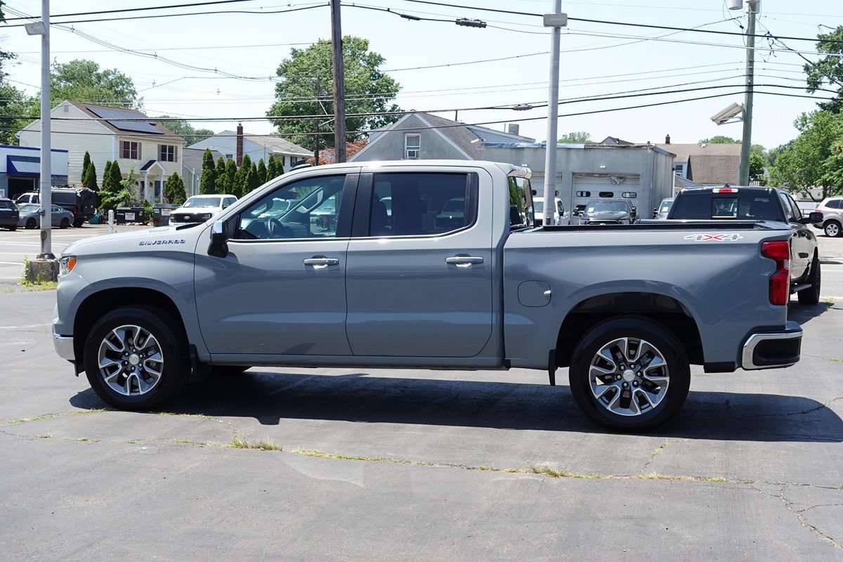 Used 2024 Chevrolet Silverado 1500 LT AWD/4WD image 2