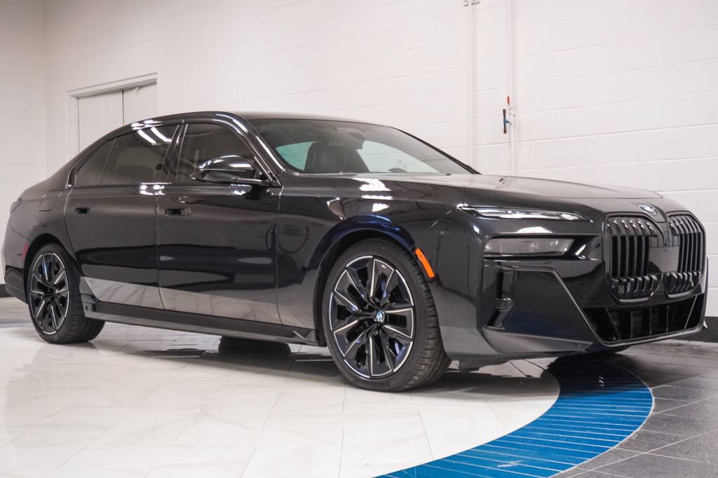 Used 2023 BMW 760i xDrive w/ Executive Package AWD/4WD image 5