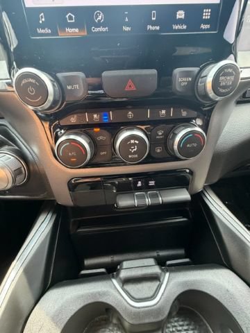 Used 2024 RAM 1500 Laramie AWD/4WD image 23
