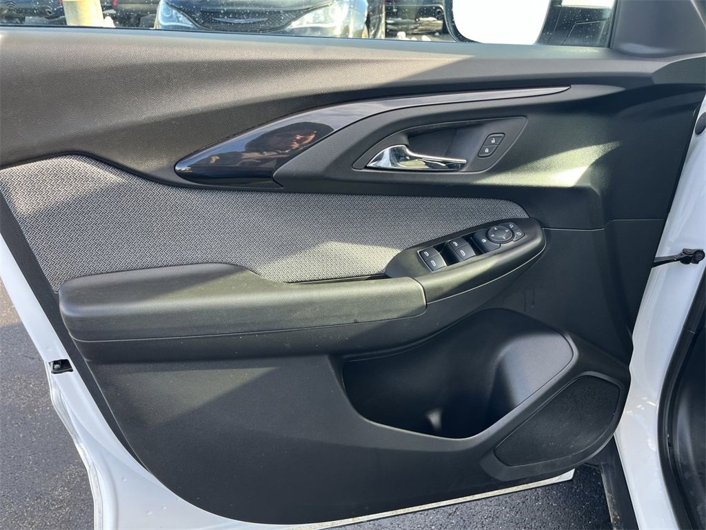 Certified 2023 Chevrolet TrailBlazer LT w/ Convenience Package image 21