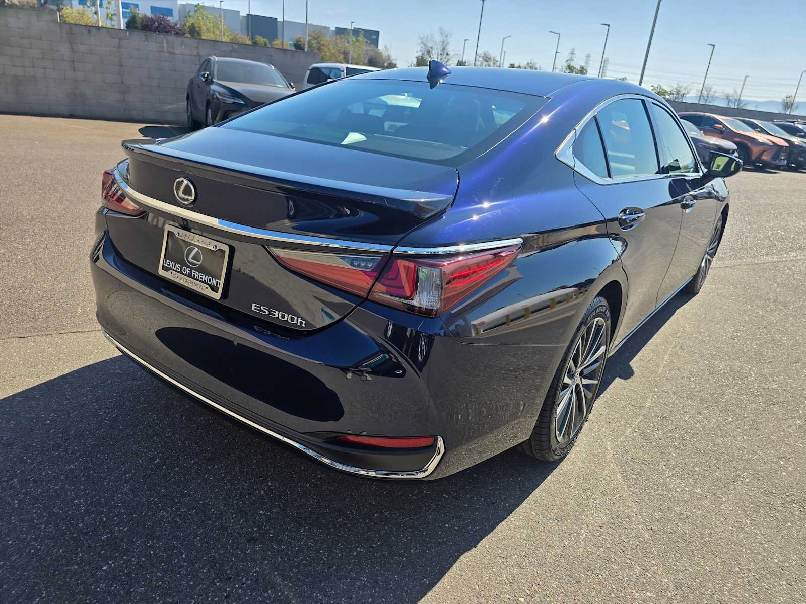 Used 2024 Lexus ES 300h w/ Premium Package FWD image 3