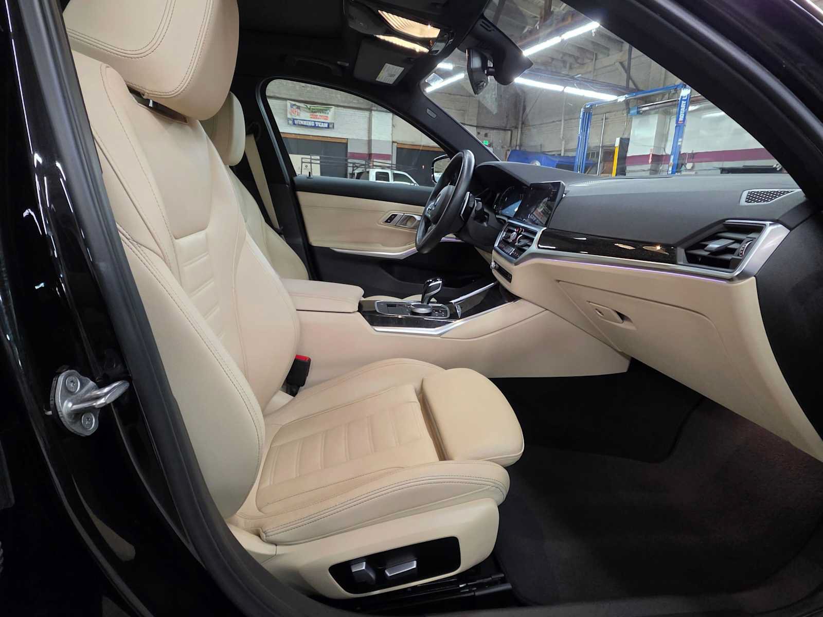 Used 2021 BMW 330i xDrive Sedan w/ M Sport Package AWD/4WD image 11