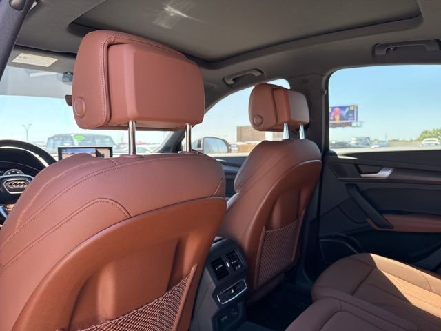 Used 2025 Audi Q5 2.0T Premium Plus w/ Premium Plus Package image 11